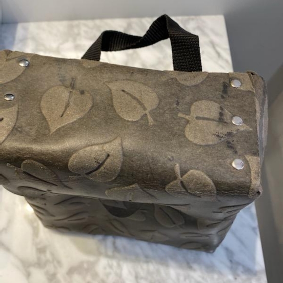 small recycled leather backpack - Picture 4 of 4